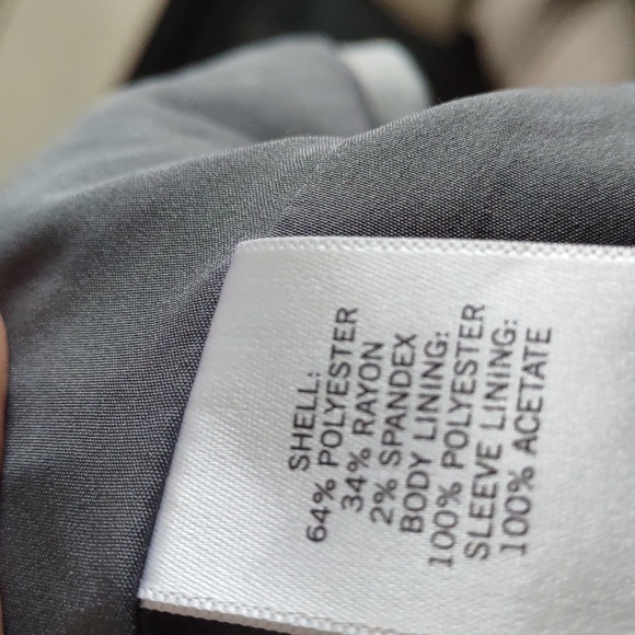 Beautiful grey blazer by Banana Republic 🌼 - Picture 14 of 16